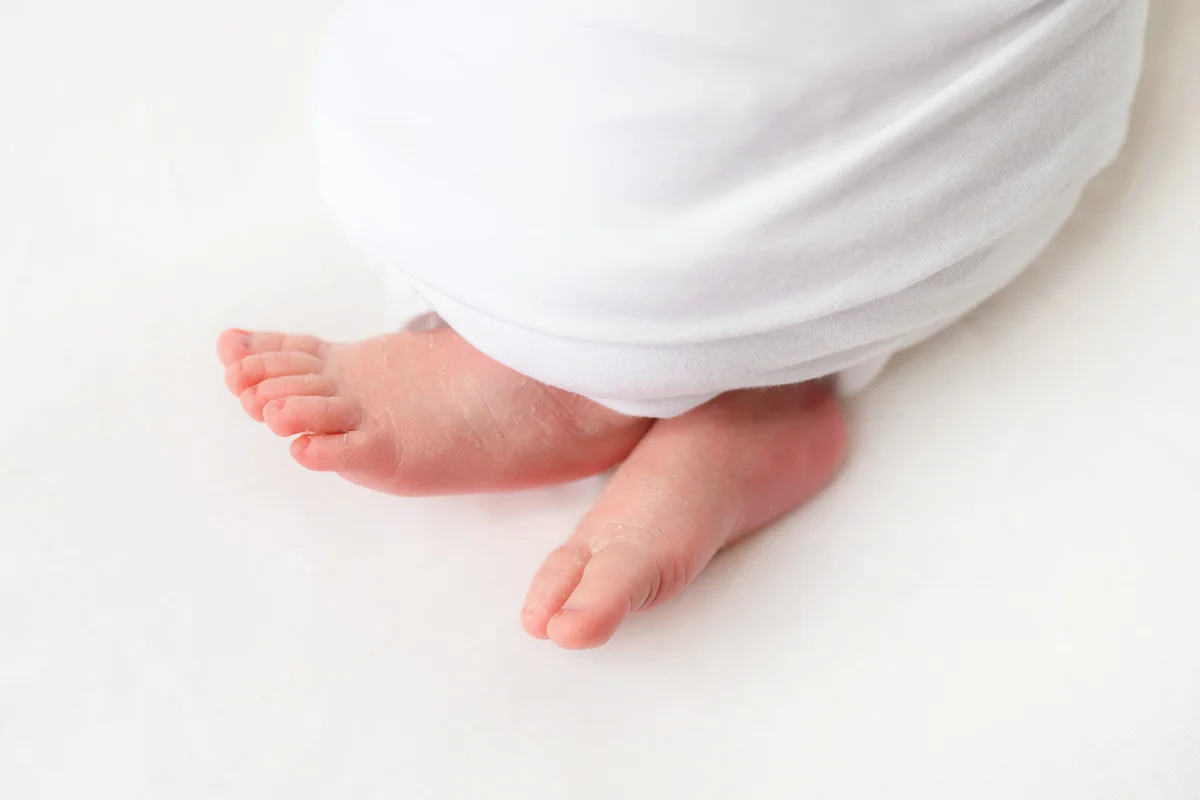 Newborn & maternity portrait by A & K Photography